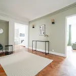 Apartment Elegant 4 Bedroom Spacious And Decorated Paris