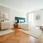 Apartment Elegant 4 Bedroom Spacious And Decorated Paris