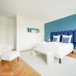 Elegant 4 Bedroom Spacious And Decorated *