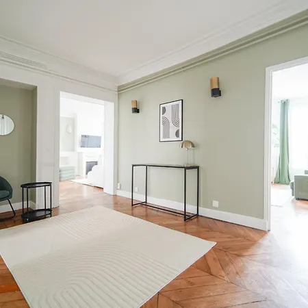 아파트 Elegant 4 Bedroom Spacious And Decorated 파리