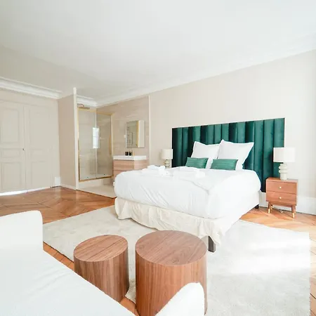Elegant 4 Bedroom Spacious And Decorated * 파리