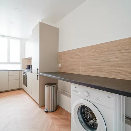 Elegant 4 Bedroom Spacious And Decorated 아파트