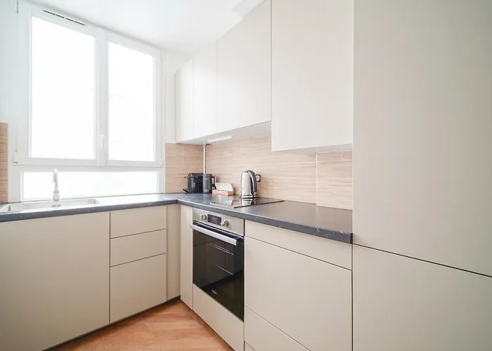 Elegant 4 Bedroom Spacious And Decorated شقة باريس