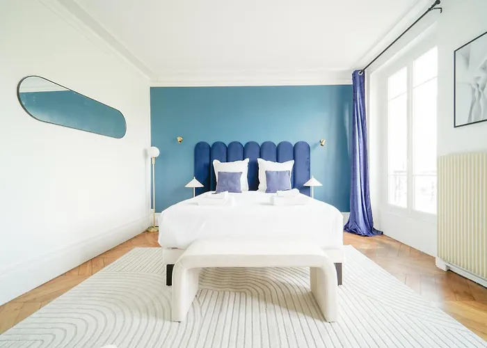 Elegant 4 Bedroom Spacious And Decorated * باريس
