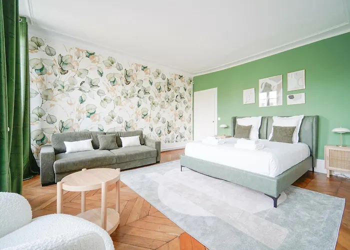 Elegant 4 Bedroom Spacious And Decorated * Paris