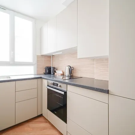 Elegant 4 Bedroom Spacious And Decorated Apartamento París